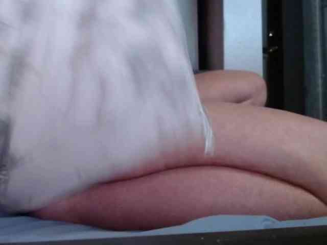 April_XO webcam