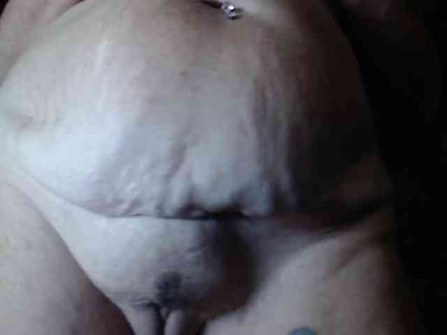 April_XO webcam