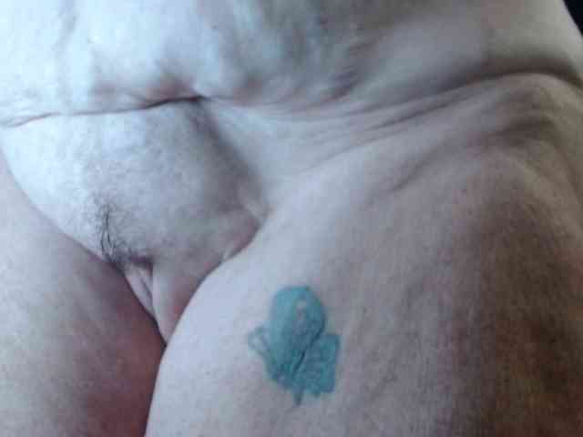 April_XO webcam