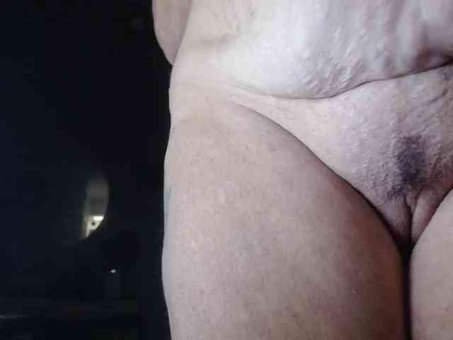 April_XO webcam