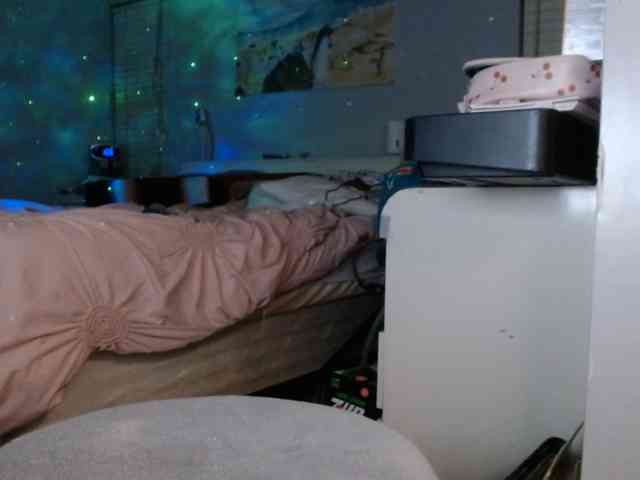 April_XO webcam