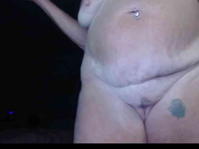 April_XO webcam
