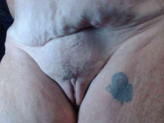 April_XO webcam