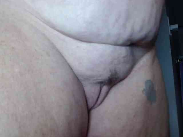 April_XO webcam