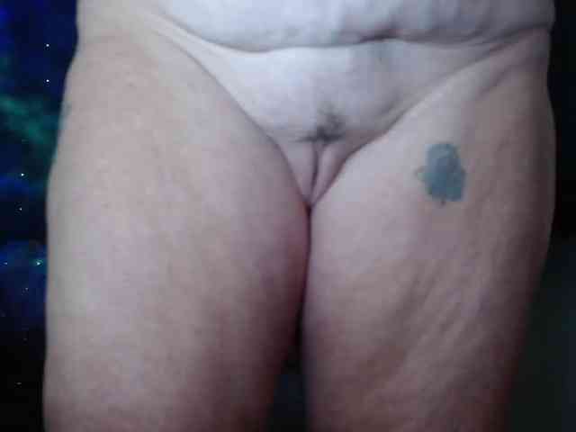 April_XO webcam