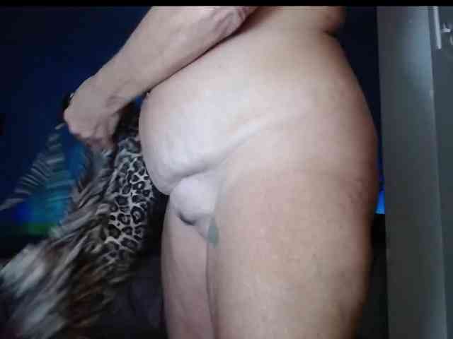 April_XO webcam