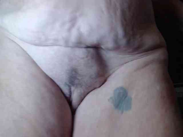 April_XO webcam