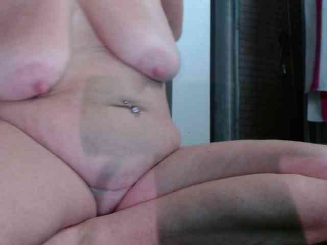 April_XO webcam