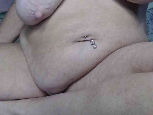 April_XO webcam