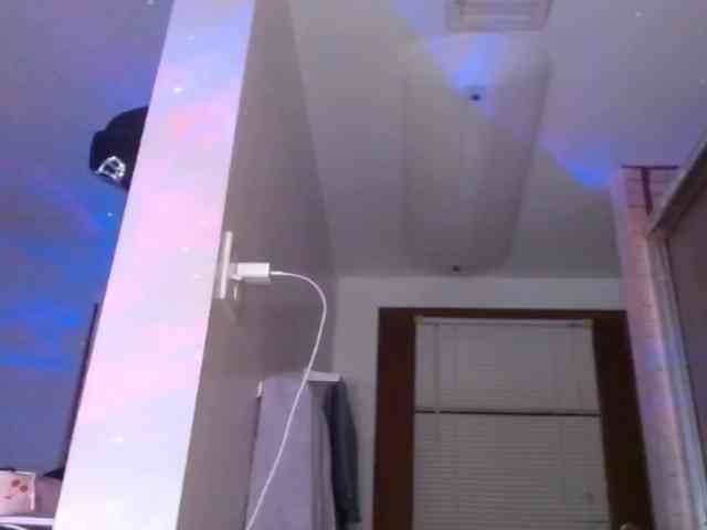 April_XO webcam