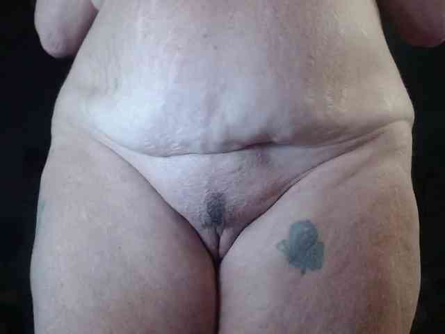 April_XO webcam