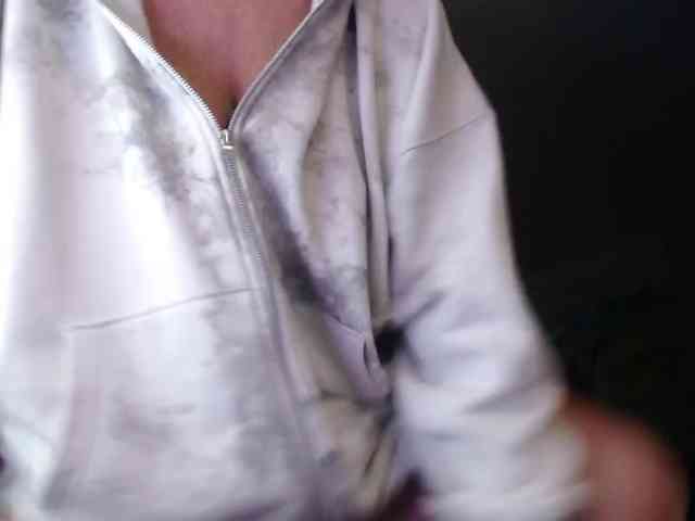 April_XO webcam