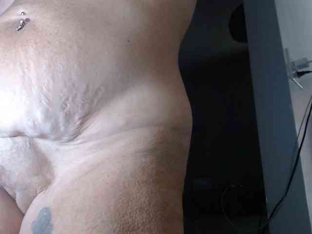 April_XO webcam