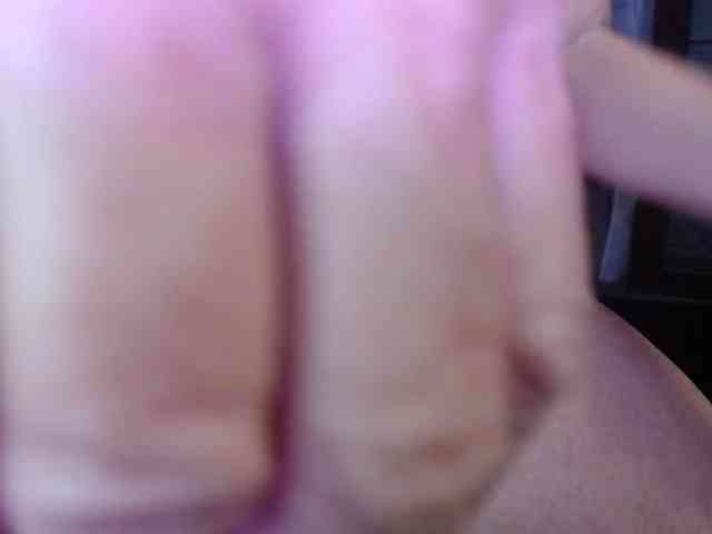 April_XO webcam