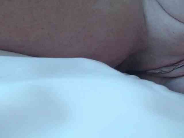 April_XO webcam