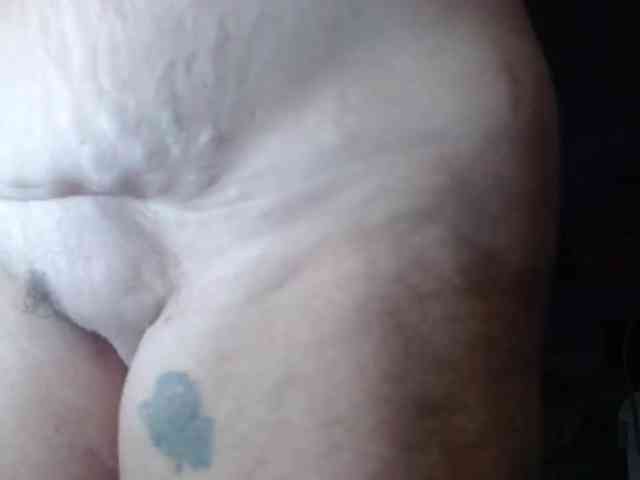 April_XO webcam