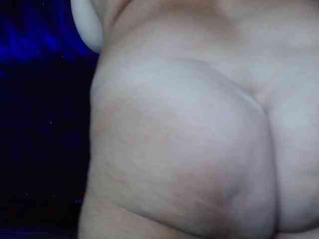 Modelo: April_XO