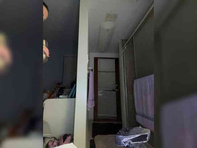 April_XO webcam