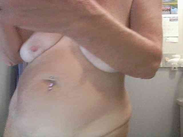 April_XO webcam
