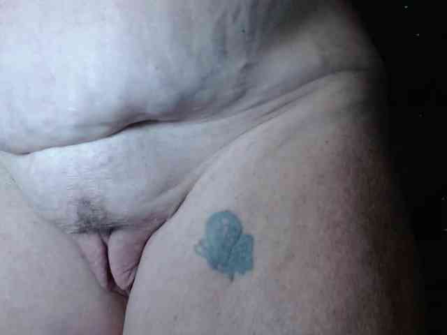 April_XO webcam