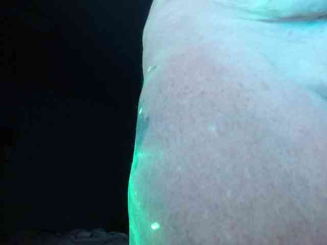 April_XO webcam