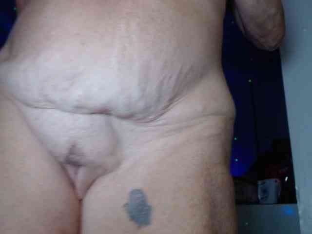 April_XO webcam