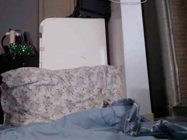 April_XO webcam