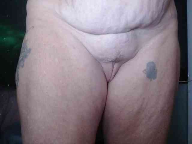 April_XO webcam