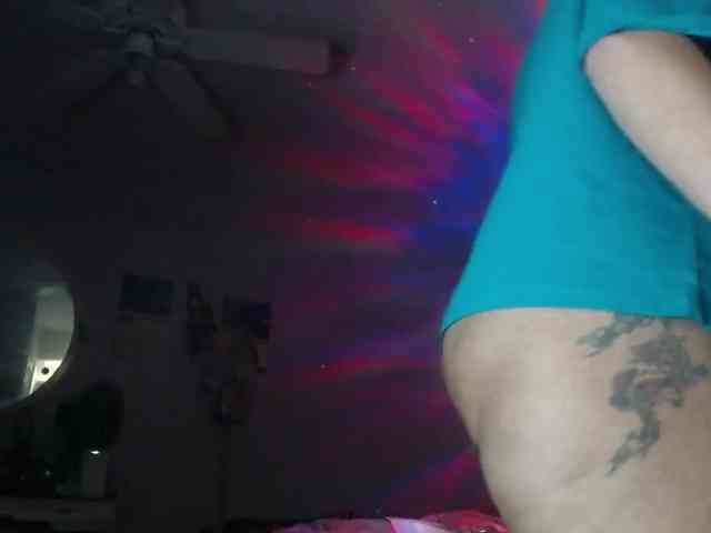 April_XO webcam