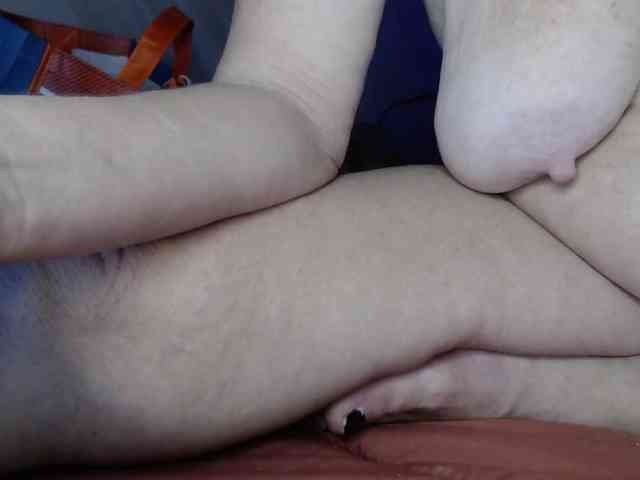 April_XO webcam