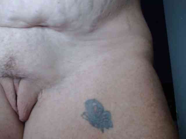 April_XO webcam