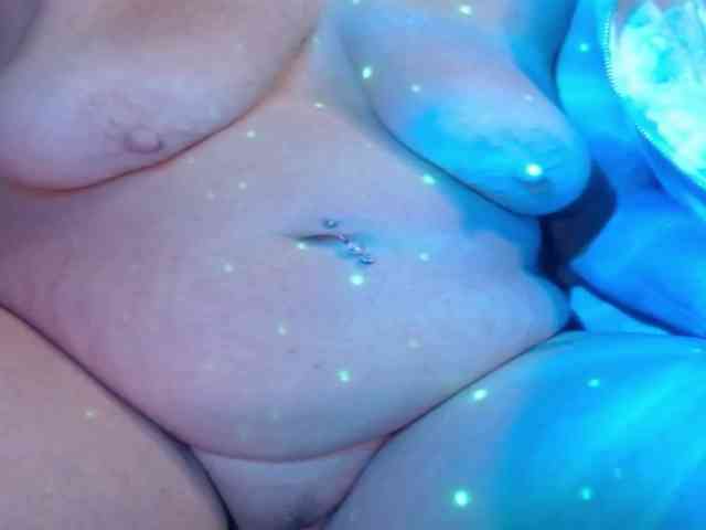 April_XO webcam