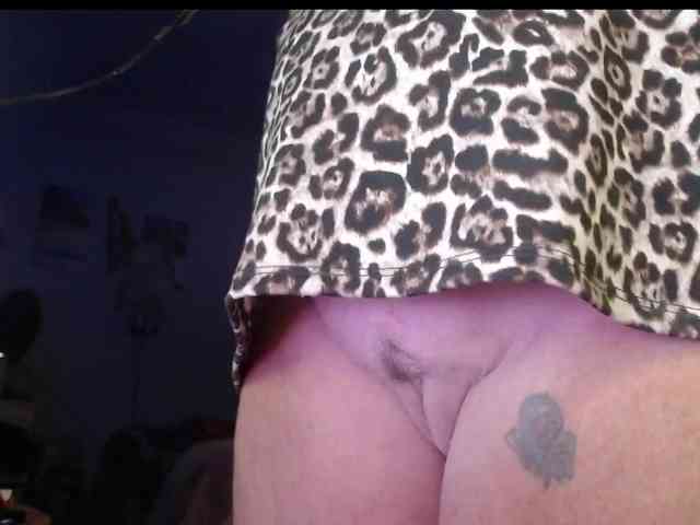 April_XO webcam