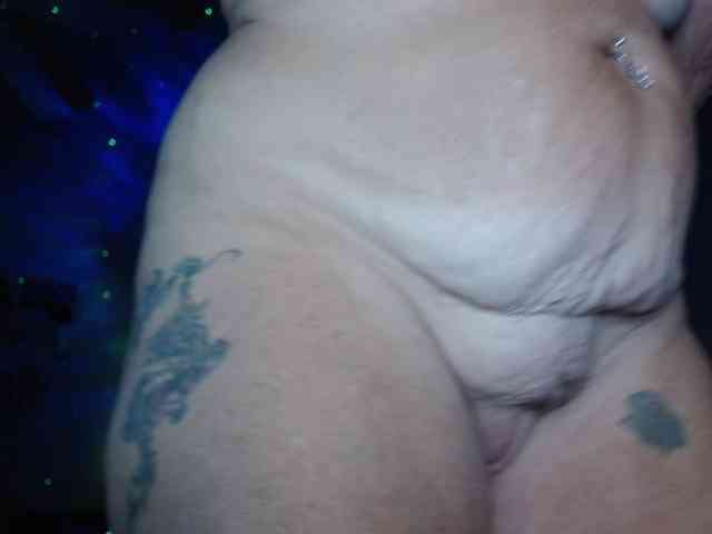 April_XO webcam