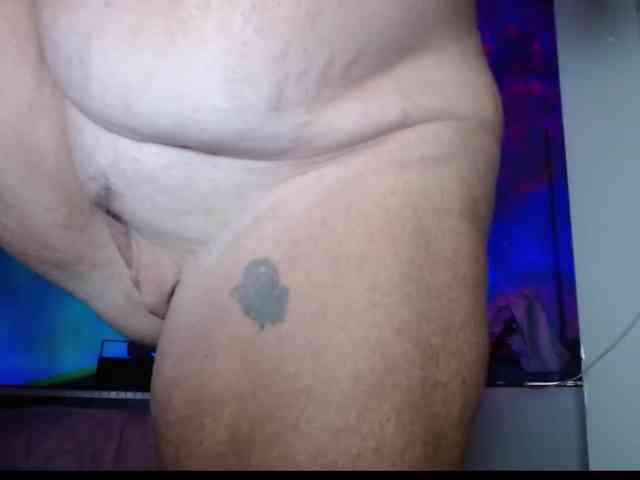 April_XO webcam