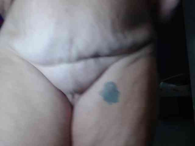 April_XO webcam