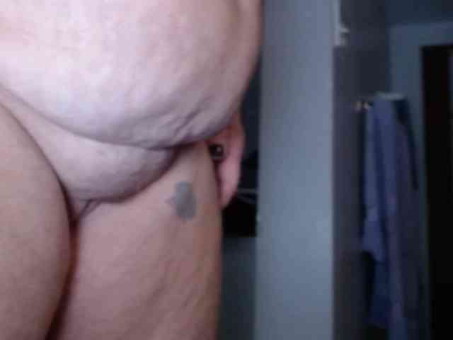 April_XO webcam