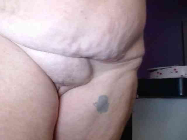 April_XO webcam