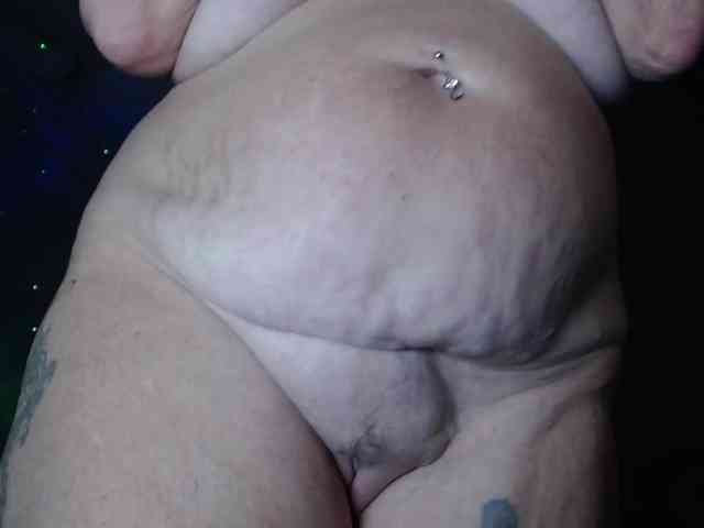 April_XO webcam