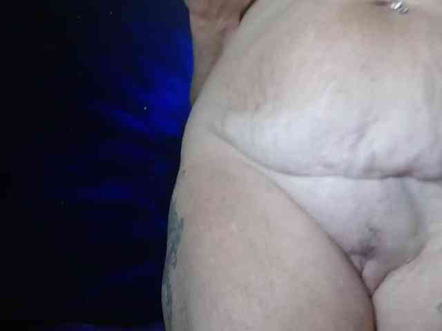April_XO webcam