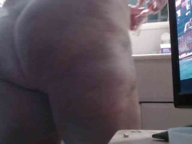 April_XO webcam