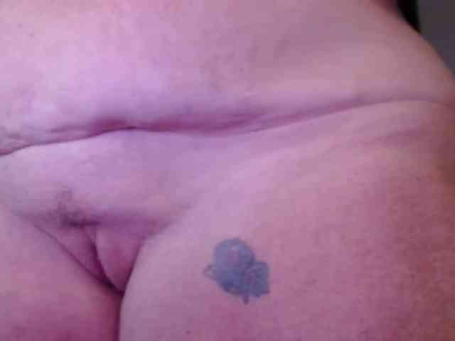 April_XO webcam