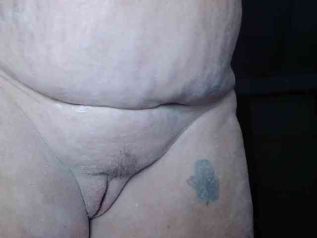 April_XO webcam