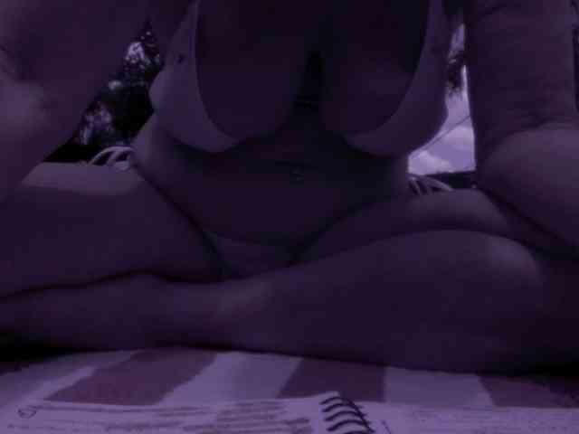 April_XO webcam