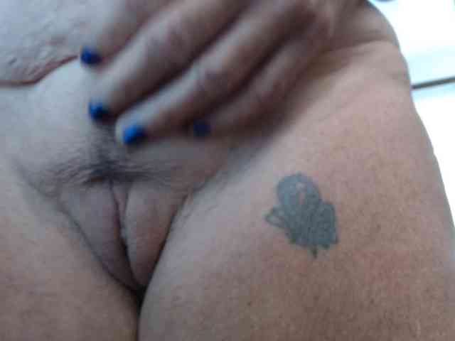 Modelo: April_XO