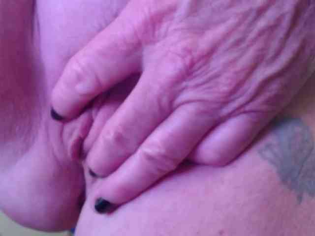 Modelo: April_XO