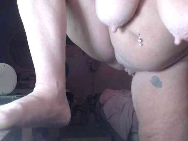 Modelo: April_XO