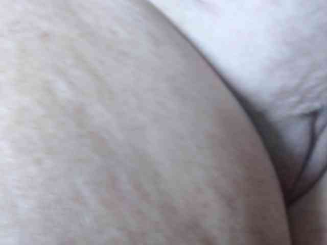 April_XO webcam