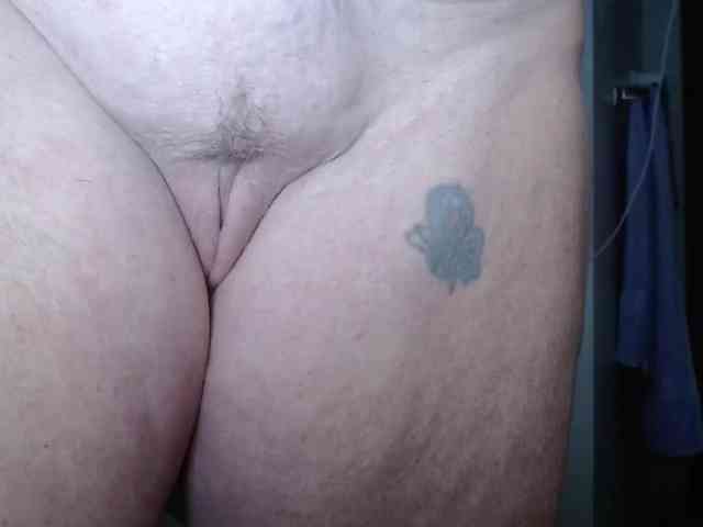 April_XO webcam