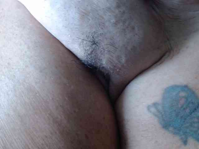 April_XO webcam